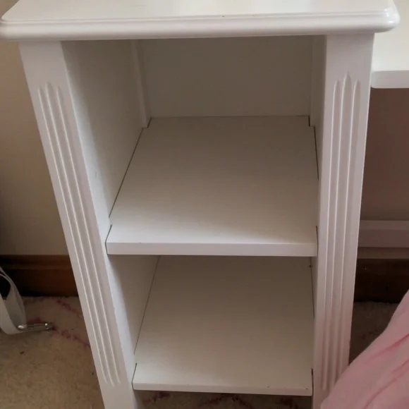 Pottery Barn Kids Madeline vanity
